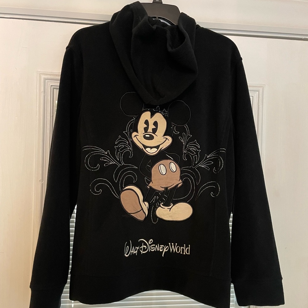 Walt Disney Disneyland resort women’s Mickey Mouse embroidered sweater size 1 X